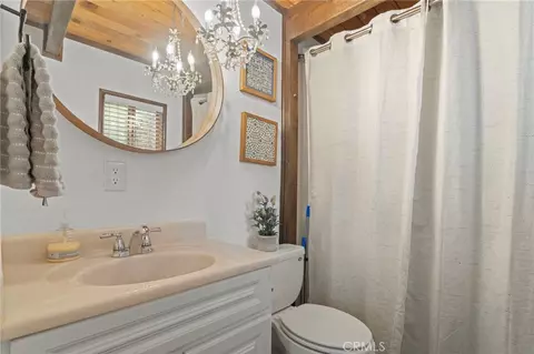 Bath - 2060 7th Ln, Big Bear City, CA 92314 photo 1 of 2
