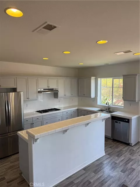 Kitchen - 30967 Sanjay Ct, Temecula, CA 92591 photo 5 of 5