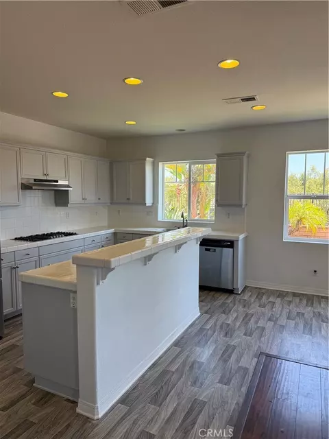 Kitchen - 30967 Sanjay Ct, Temecula, CA 92591 photo 2 of 5