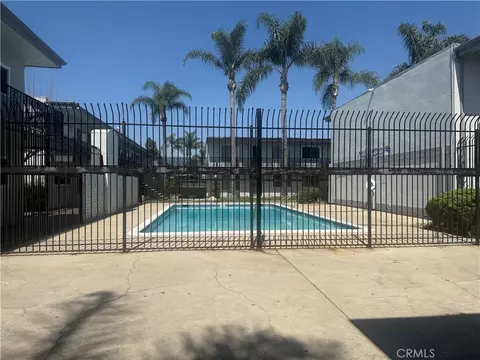 5500 Ackerfield #104, Long Beach, CA 90805