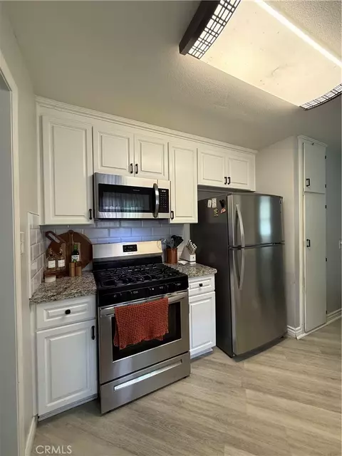 Kitchen - 1025 Davids Rd, Perris, CA 92571 photo 2 of 2