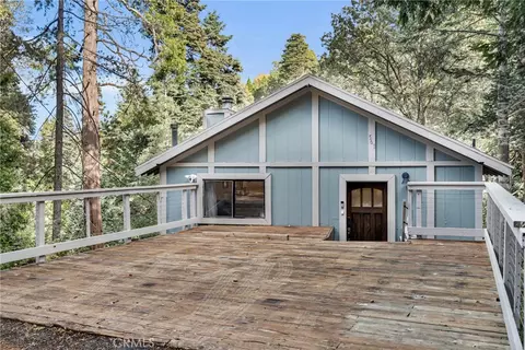 561 Dover Ct, Lake Arrowhead, CA 92352