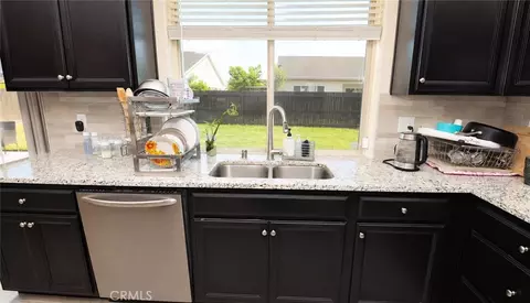 Kitchen - 2482 Valdes Dr, Merced, CA 95340 photo 3 of 5