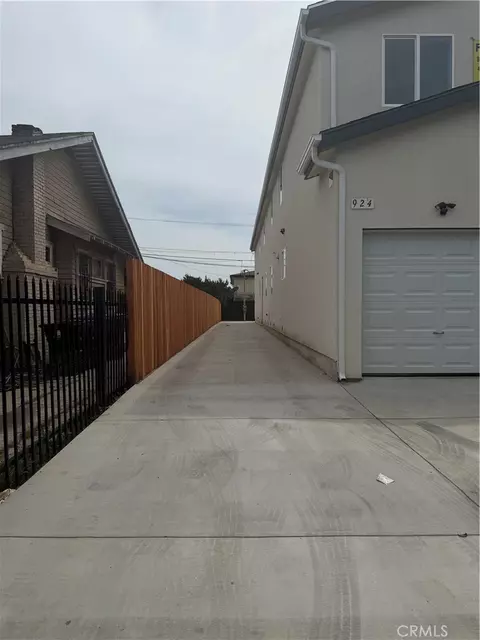 924 W 75th, Los Angeles, CA 90044