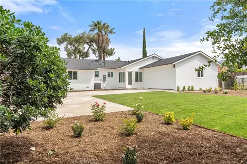 Exterior - 662 E Foothill, Glendora, CA 91741 photo 6 of 7