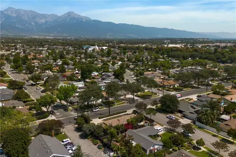 View/Area - 384 W 7th, Upland, CA 91786 photo 6 of 6