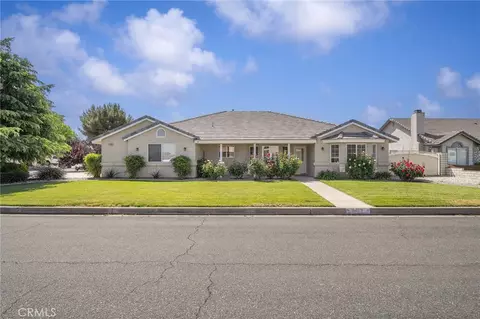 18499 Mountain Mdws, Victorville, CA 92395