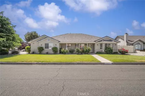 18499 Mountain Mdws, Victorville, CA 92395