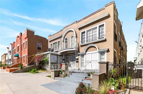 139 S Manhattan, Los Angeles, CA 90004