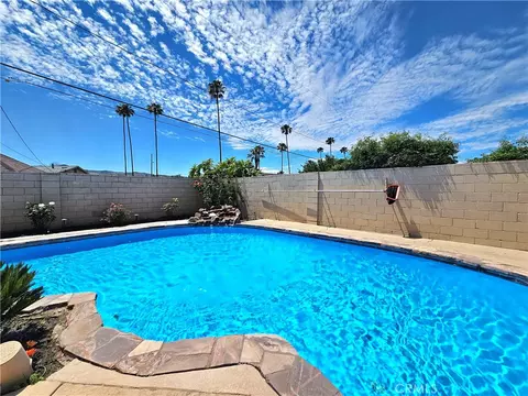 Exterior - 2092 Cutler St, Simi Valley, CA 93065 photo 14 of 25