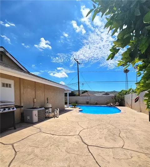 Exterior - 2092 Cutler St, Simi Valley, CA 93065 photo 15 of 25