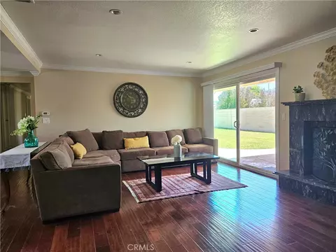 Living - 2092 Cutler St, Simi Valley, CA 93065 photo 1 of 3