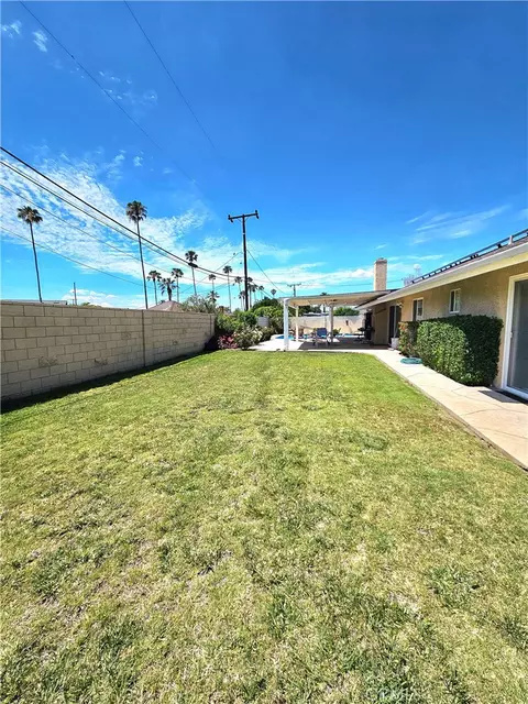 Exterior - 2092 Cutler St, Simi Valley, CA 93065 photo 18 of 25