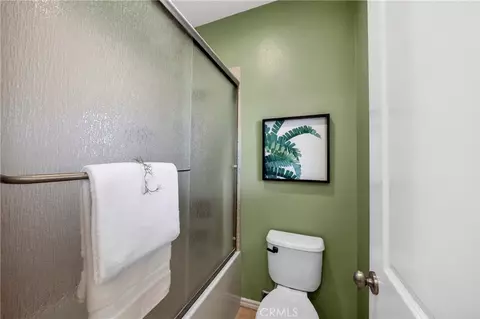 Bath - 104 Sparrow, Irvine, CA 92618 photo 6 of 7