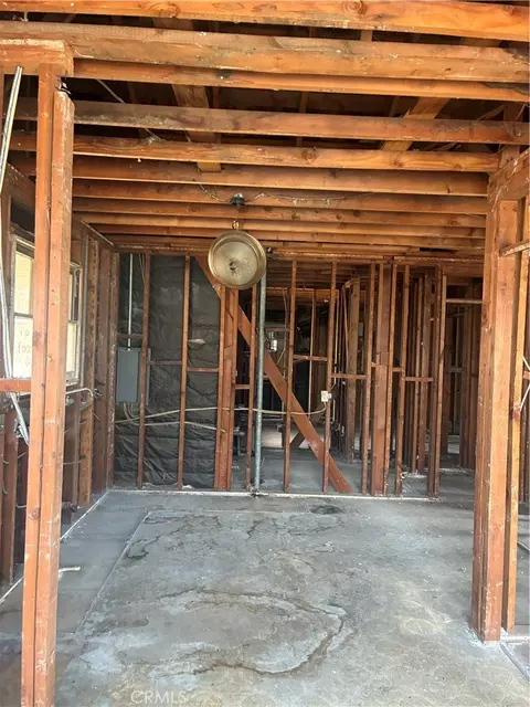 560 W Cornell, Rialto, CA 92376 photo 3