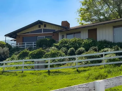 33295 Globe Dr, Springville, CA 93265