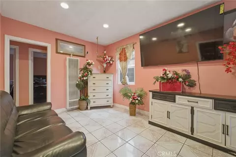 Entry Way - 2141 E Oris St, Compton, CA 90222 photo 4 of 8