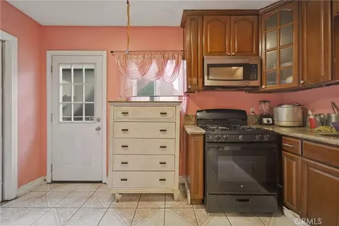 Entry Way - 2141 E Oris St, Compton, CA 90222 photo 6 of 8