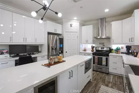 Kitchen - 4696 Parkscape, Riverside, CA 92505 photo 1 of 6