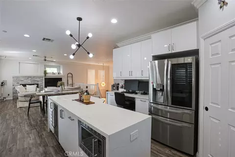 Kitchen - 4696 Parkscape, Riverside, CA 92505 photo 6 of 6