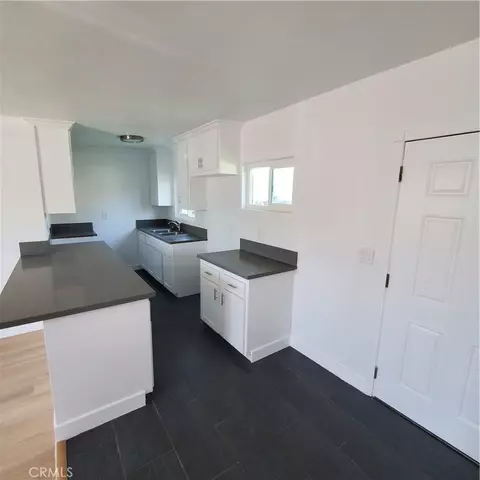 246 E 87th Pl, Los Angeles, CA 90003