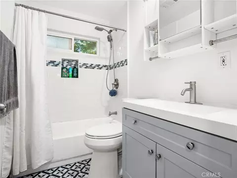 Bath - 1926 Windsor, Pomona, CA 91767 photo 5 of 6