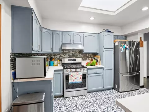 Kitchen - 1926 Windsor, Pomona, CA 91767 photo 2 of 3