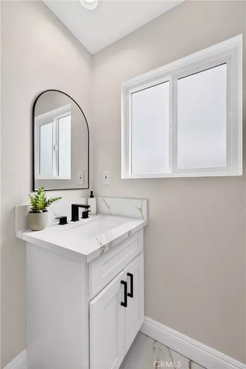 Bath - 19209 Caney Ave, Carson, CA 90746 photo 4 of 8