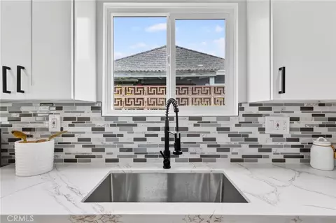 Kitchen - 19209 Caney Ave, Carson, CA 90746 photo 4 of 6