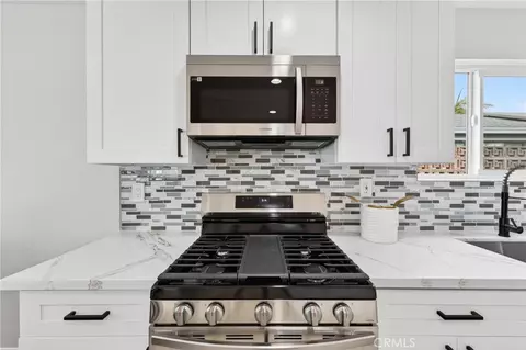 Kitchen - 19209 Caney Ave, Carson, CA 90746 photo 5 of 6