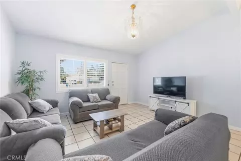 Living - 10363 Wagner Way, Riverside, CA 92505 photo 1 of 2