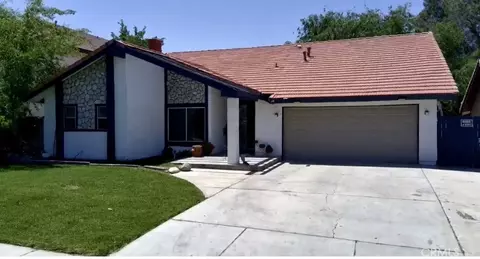 Exterior - 44117 Sancroft Ave E, Lancaster, CA 93535 photo 4 of 6