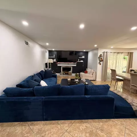 Living - 44117 Sancroft Ave E, Lancaster, CA 93535 photo 1 of 5