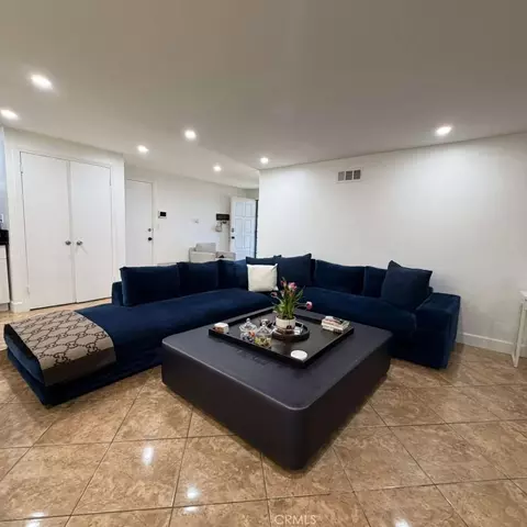 Living - 44117 Sancroft Ave E, Lancaster, CA 93535 photo 2 of 5