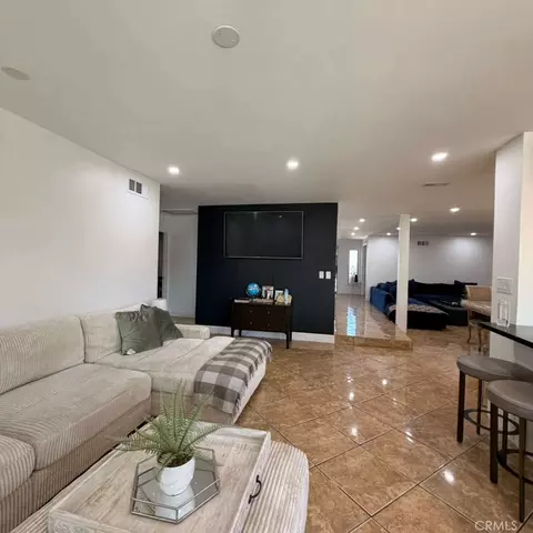 Living - 44117 Sancroft Ave E, Lancaster, CA 93535 photo 5 of 5