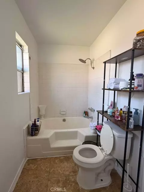 Bath - 44117 Sancroft Ave E, Lancaster, CA 93535 photo 1 of 4