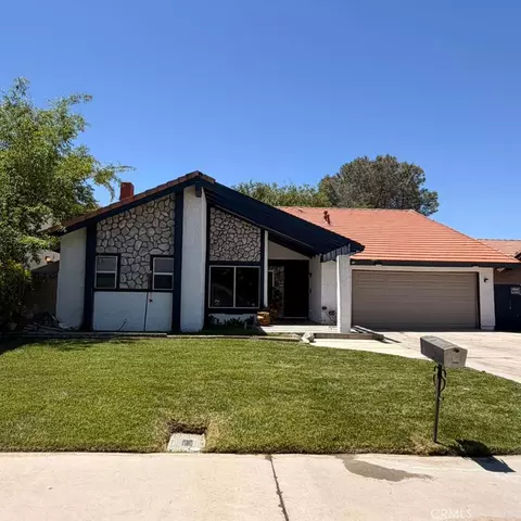 Exterior - 44117 Sancroft Ave E, Lancaster, CA 93535 photo 2 of 6