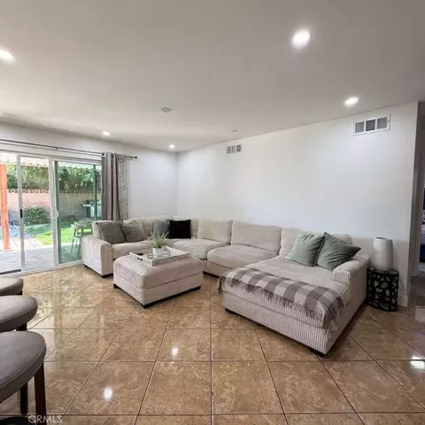 Living - 44117 Sancroft Ave E, Lancaster, CA 93535 photo 3 of 5