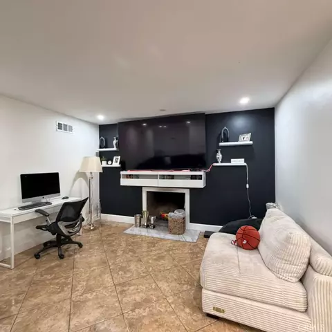 Living - 44117 Sancroft Ave E, Lancaster, CA 93535 photo 4 of 5