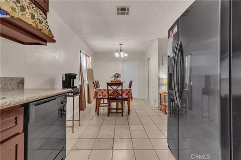 Entry Way - 18464 Vine St, Hesperia, CA 92345 photo 1 of 2