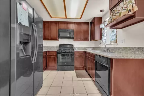 Kitchen - 18464 Vine St, Hesperia, CA 92345 photo 1 of 2