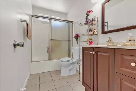 Bath - 18464 Vine St, Hesperia, CA 92345 photo 2 of 2