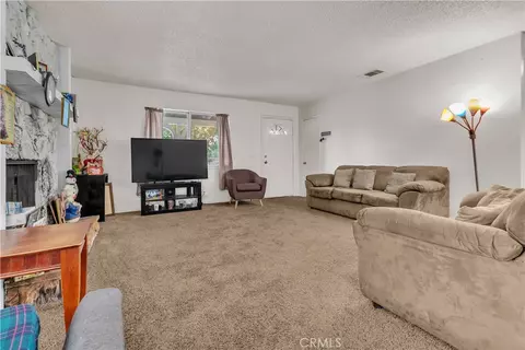 Living - 18464 Vine St, Hesperia, CA 92345 photo 3 of 4
