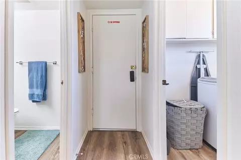 Entry Way - 345 Eisenhower Ct, Hemet, CA 92543 photo 2 of 4