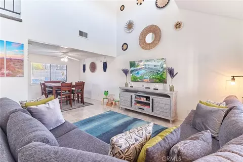Living - 345 Eisenhower Ct, Hemet, CA 92543 photo 7 of 9