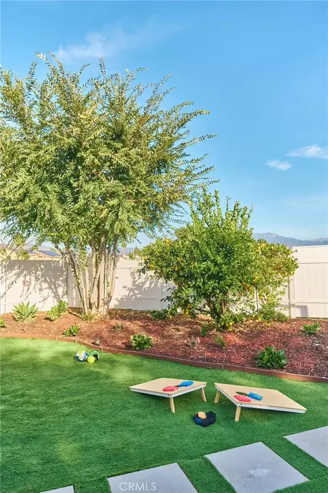 Exterior - 345 Eisenhower Ct, Hemet, CA 92543 photo 6 of 11