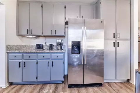 Kitchen - 345 Eisenhower Ct, Hemet, CA 92543 photo 6 of 6
