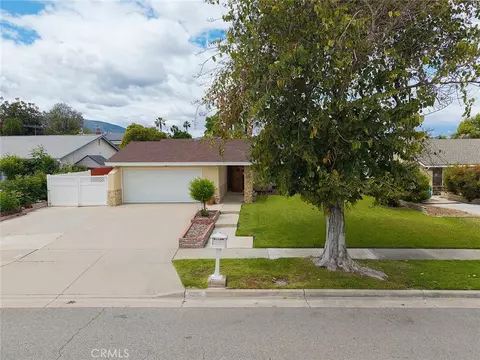 Exterior - 1330 Turquoise, Corona, CA 92882 photo 5 of 19