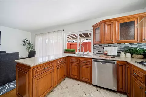 Kitchen - 1330 Turquoise, Corona, CA 92882 photo 3 of 8