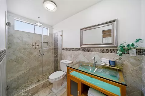 Bath - 1330 Turquoise, Corona, CA 92882 photo 1 of 2